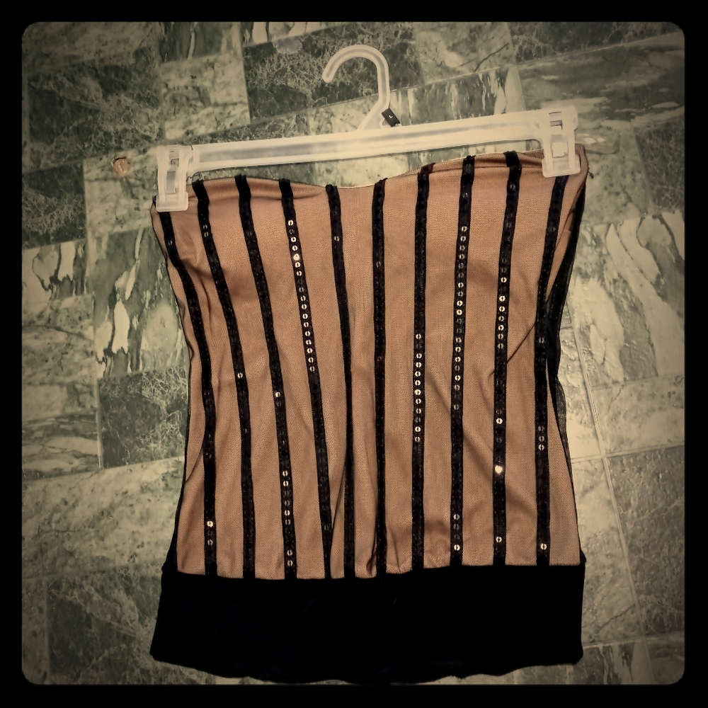 Strapless top